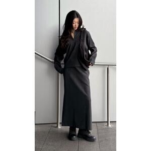 Uniqlo Brushed Jersey Narrow Midi Skirt in Dark Gray Pull On Size Small Travel